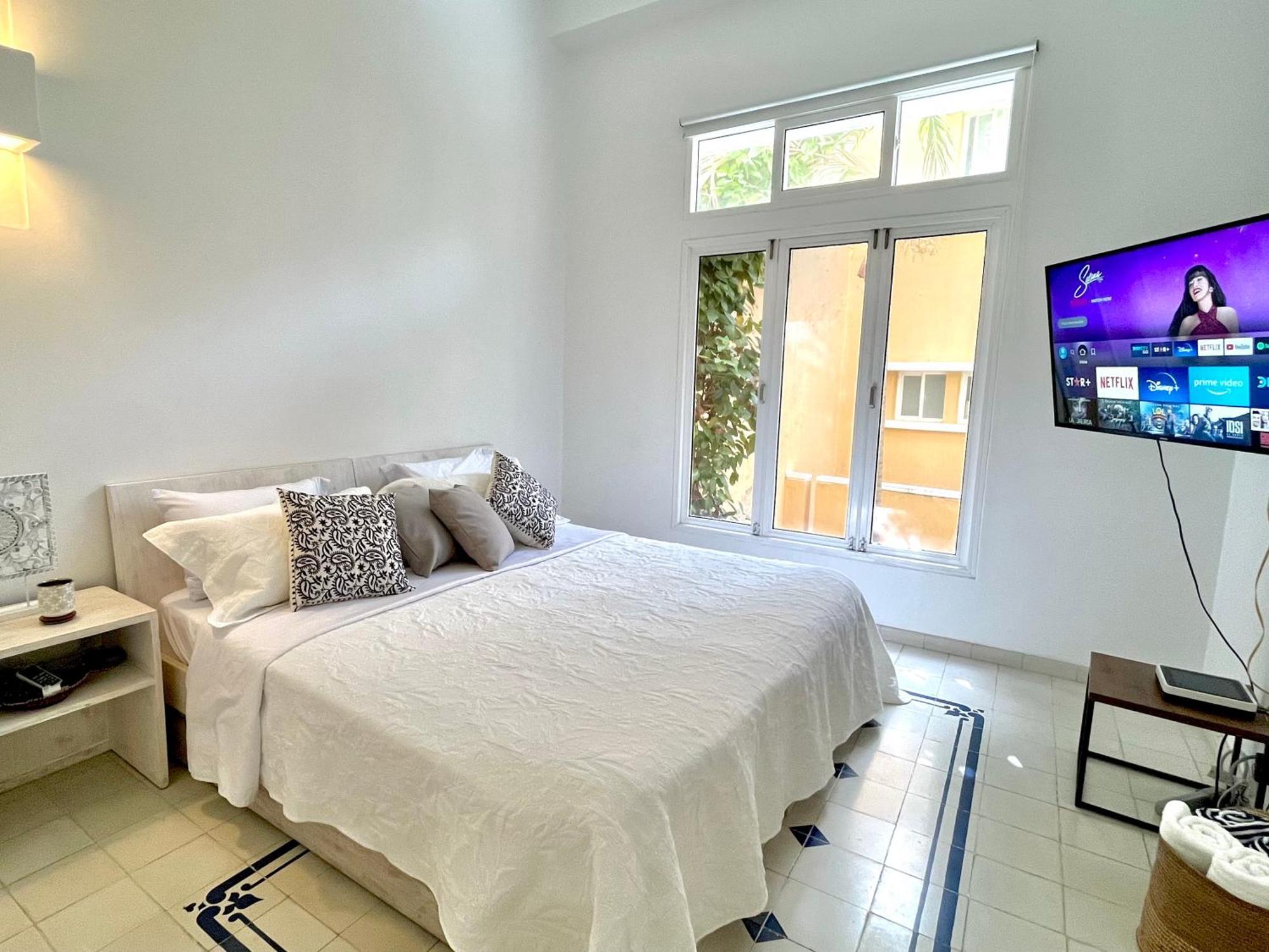 By Calamari Homes - Parque Centenario 202 Walled City Apartamento *